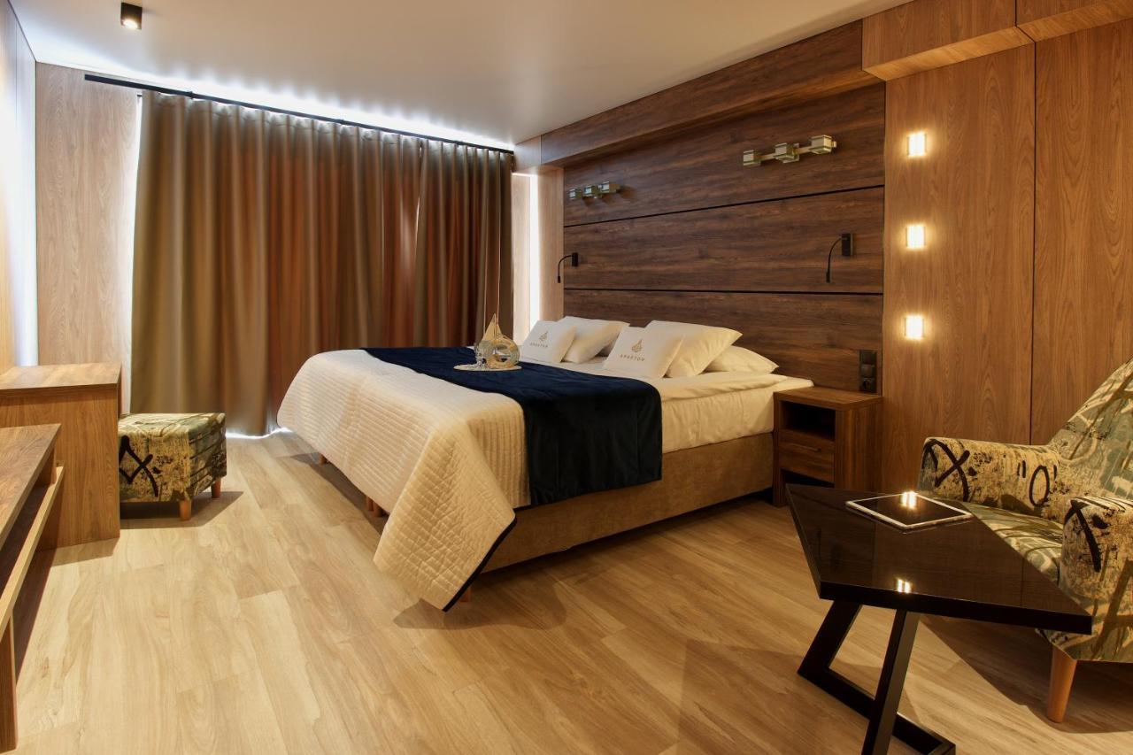 Aparton Hotel *